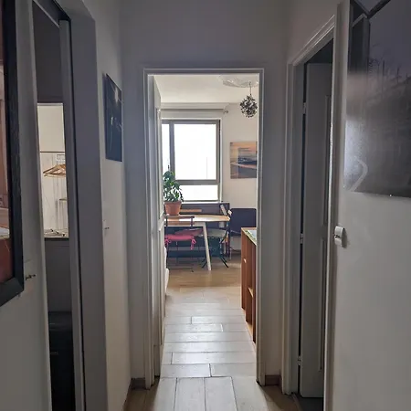 Apartment Large With Terrace For Up To 4 People *